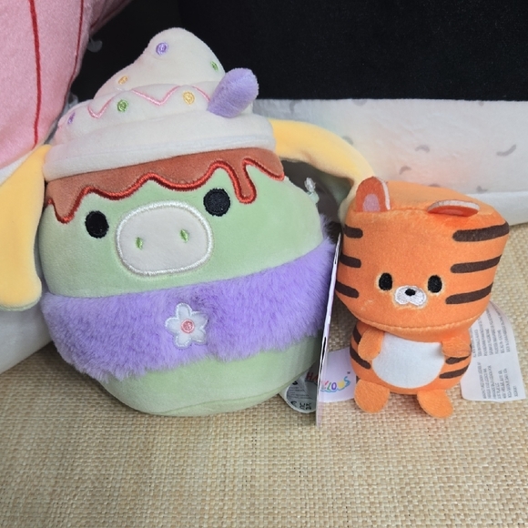 Squishmallows Red Mushroom and Sushi Plush Set - Picture 2 of 9
